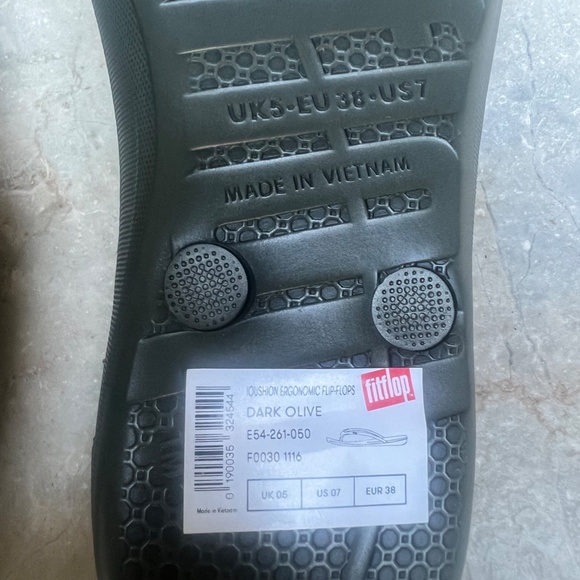 BRAND NEW DARK OLIVE FITFLOPS -US 7- IN BOX - 2 PAIRS - Picture 4 of 5